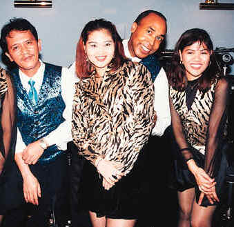Band.jpg (121313 bytes)