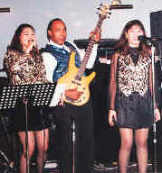 Sing.jpg (82581 bytes)